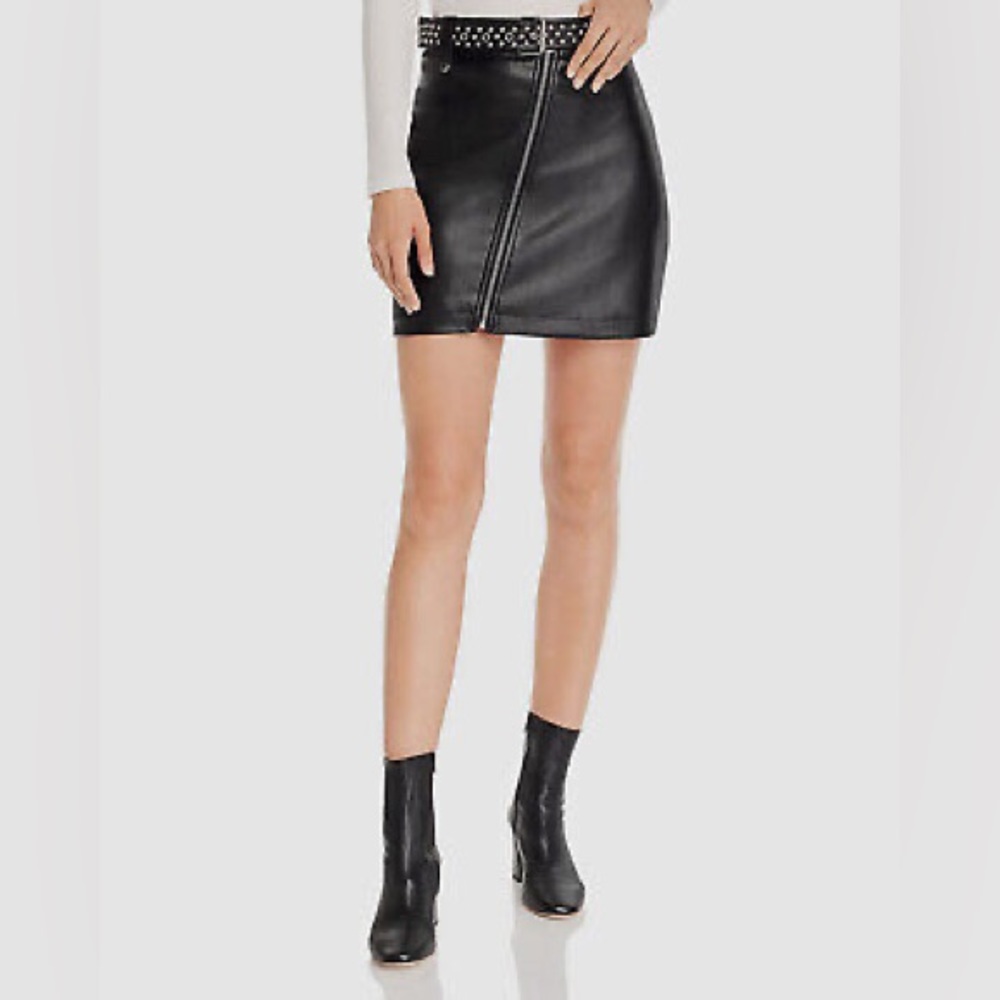 AQUA faux Leather Mini Skirt with removable Belt. NWT. Size L